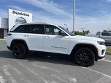 Used 2023 Jeep Grand Cherokee Altitude image 3