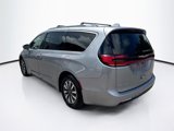 Used 2021 Chrysler Pacifica Touring-L image 5