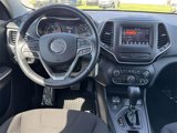 Used 2019 Jeep Cherokee Latitude w/ Cold Weather Group image 2