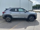 Used 2024 Chevrolet TrailBlazer LT w/ LT Cold Weather Package image 3