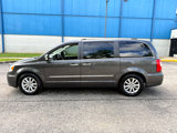 Used 2016 Chrysler Town & Country Limited Platinum image 4
