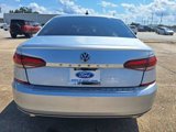 Used 2021 Volkswagen Passat 2.0T SE image 4