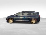 Used 2020 Chrysler Pacifica Touring image 2