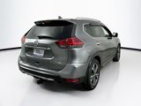 Used 2017 Nissan Rogue SL image 5