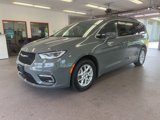 Used 2022 Chrysler Pacifica Touring-L w/ Uconnect Theater Family Group image 3