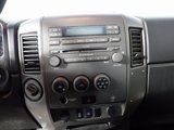 Used 2004 Nissan Titan SE image 2