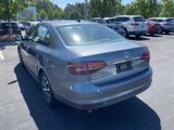 Used 2016 Volkswagen Jetta SE image 3