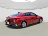 Used 2024 Hyundai Elantra SEL image 4