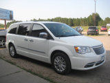 Used 2013 Chrysler Town & Country Limited image 4