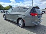 Used 2020 Chrysler Pacifica Touring-L image 3