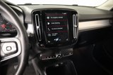 Used 2022 Volvo XC40 T4 Momentum image 5