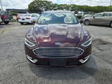Used 2017 Ford Fusion SE w/ Fusion SE Technology Package image 2