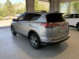 Used 2018 Toyota RAV4 LE image 2