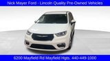 Used 2023 Chrysler Pacifica Touring-L image 3
