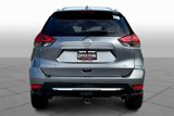 Used 2017 Nissan Rogue SV image 4