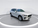 Used 2022 Volvo XC60 B5 Momentum image 2