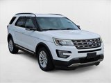 Used 2017 Ford Explorer XLT image 3