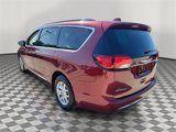 Used 2020 Chrysler Pacifica Touring-L image 5