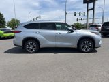 Used 2020 Toyota Highlander XLE image 2