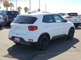 Used 2022 Hyundai Venue SE image 5