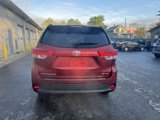 Used 2017 Toyota Highlander XLE image 3