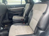 Used 2017 Ford Explorer XLT w/ Equipment Group 202A image 5