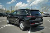 New 2025 Jeep Grand Cherokee Laredo w/ Luxury Tech Group I image 3
