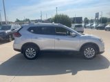 Used 2017 Nissan Rogue SV image 4