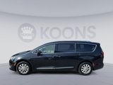 Used 2018 Chrysler Pacifica Touring-L image 2