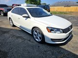 Used 2014 Volkswagen Passat TDI SE image 2