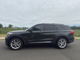 Used 2022 Ford Explorer Platinum w/ Technology Package image 2