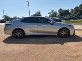 Used 2022 Toyota Camry SE image 2