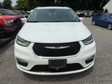 Used 2022 Chrysler Pacifica Touring-L image 4