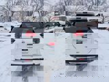 Used 2018 Nissan Rogue SV image 5