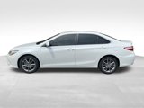 Used 2016 Toyota Camry SE image 2