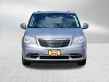 Used 2014 Chrysler Town & Country Touring image 2