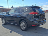 Used 2017 Nissan Rogue SV image 4