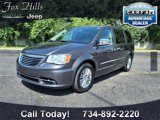 Used 2015 Chrysler Town & Country Touring-L w/ Driver Convenience Group image 3