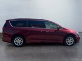Used 2021 Chrysler Pacifica Touring-L image 4