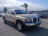 Used 2005 Dodge Dakota SLT image 3