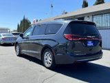 Used 2021 Chrysler Pacifica Touring-L image 5
