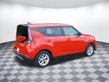 Used 2023 Kia Soul LX w/ LX Technology Package image 2
