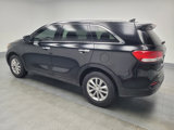 Used 2017 Kia Sorento LX w/ LX Convenience Package image 3