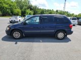 Used 2006 Chrysler Town & Country w/ Popular Equipment Group I image 2