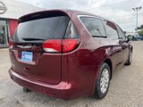 Used 2020 Chrysler Voyager L image 5