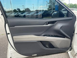 Used 2018 Toyota Camry XLE image 5