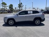 Used 2019 Jeep Cherokee Latitude Plus image 6