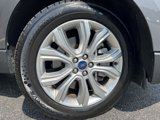 Used 2022 Ford Edge Titanium image 2