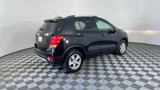 Used 2022 Chevrolet Trax LT w/ LT Convenience Package image 4