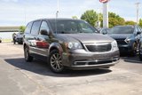 Used 2015 Chrysler Town & Country S image 2